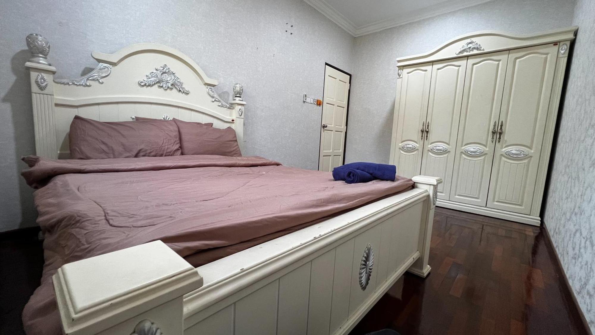 Yb Guest House 4 Bilik 5 Katil Chukai Exteriér fotografie