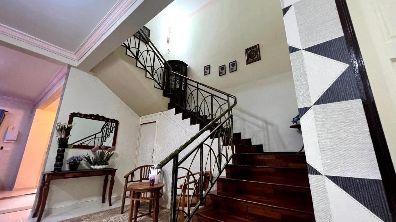 Yb Guest House 4 Bilik 5 Katil Chukai Exteriér fotografie
